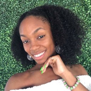 Meet your Posher, Tiffani